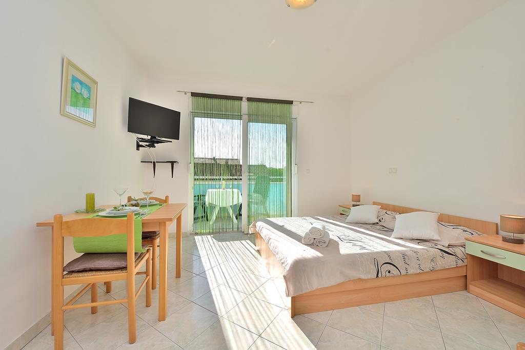 Sara Apartments ペトルチャネ 部屋 写真
